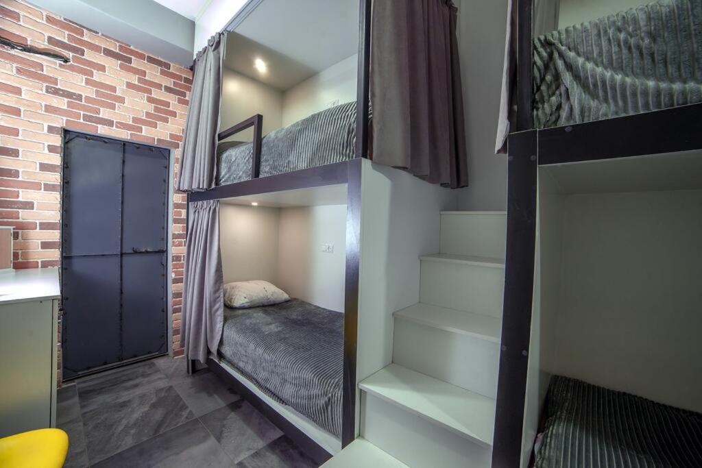 Loft Hostel Gjoumri Kültér fotó